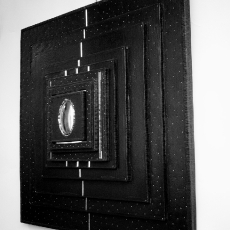 Tine Krumhorn „miroir patiné noir“