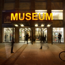 Ausstellung Isn't it romantic im MAKK, Foto: Burat